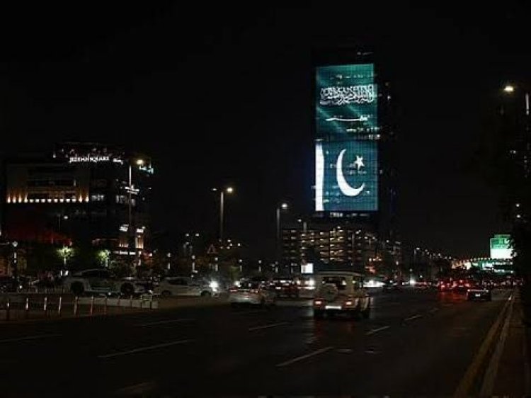 Saudi Arabia Lights Up Towers With Pakistan Flag to Celebrate Historic Defence Pact