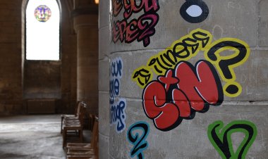 Vance, Musk Rebuke Graffiti Exhibition in UK’s Canterbury Cathedral