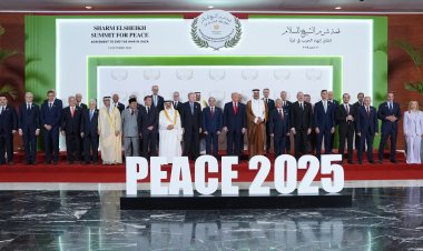 King Hamad Attends Sharm el Sheikh Summit for Peace to Mark Gaza Ceasefire
