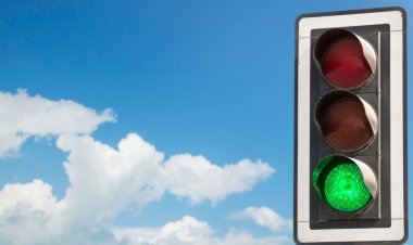 Dubai to Link Traffic Lights to Car Dashboards with AI-Powered UX Fusion System