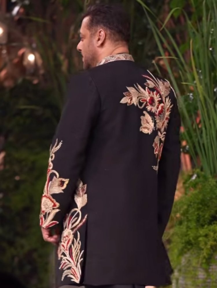 Salman Khan Walks the Ramp for Vikram Phadnis’ 35-Year Celebration in Fashion Industry