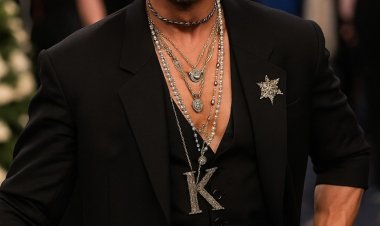 Bollywood Unites to Celebrate Shah Rukh Khan’s 60th Birthday: A Tribute to the Eternal King of Hearts