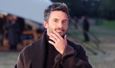 ‘Wicked’ Star Jonathan Bailey Crowned People Magazine’s ‘Sexiest Man Alive’