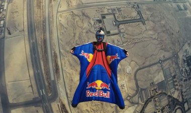 Red Bull Wingsuit Athletes Achieve World-First Synchronized Crossing at Bahrain World Trade Center