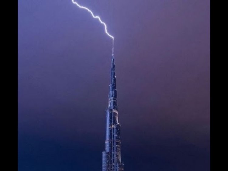 Lightning Strikes Burj Khalifa as Heavy Rain Sweeps Parts of Dubai