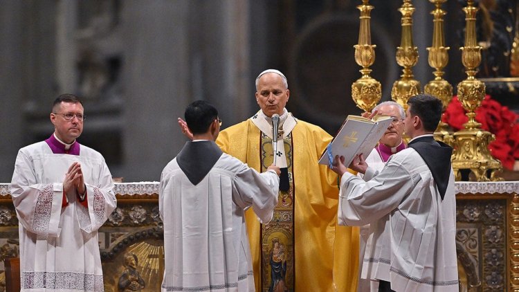 In First Christmas Message, Pope Leo Calls Attention to Gaza Humanitarian Crisis