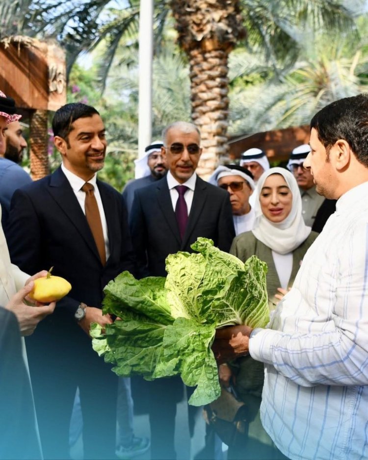 Minister Wael Al Mubarak reviews Bahraini Farmers Market at Budaiya Botanical Garden
