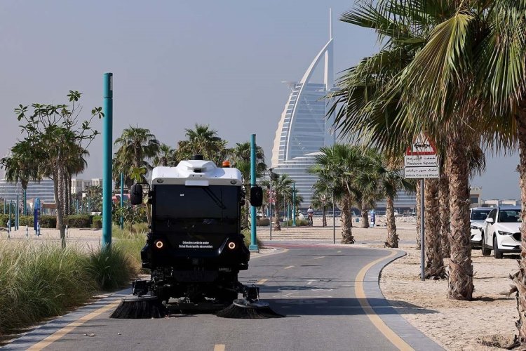 Dubai Tests Self-Driving Cleaning Vehicles on Beach Paths