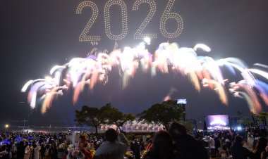 China blends tradition and technology with spectacular New Year fireworks and drone shows