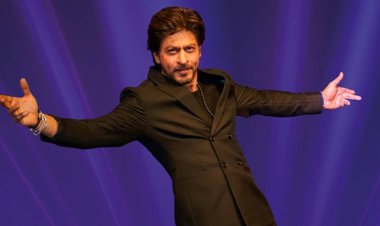 Shah Rukh Khan Commands the Spotlight at Dubai Mall Global Fashion Awards