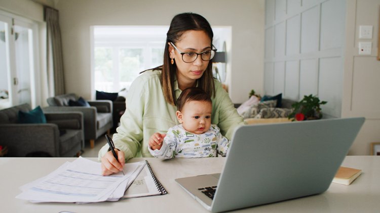 UAE lawmakers propose extending paid maternity leave to 98 days for government employees